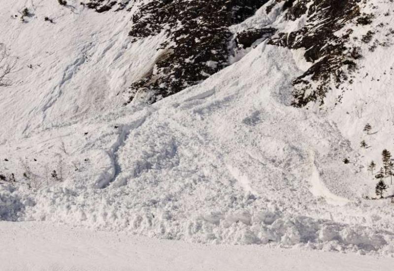 Lavina - Tri alpinista smrtno stradala u lavinama u Kamniško-Savinjskim Alpama